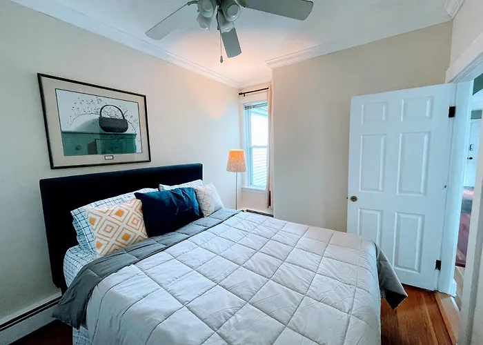 Luxury Executive Suite Harvard Allston 3 Bedrooms 2 Baths
