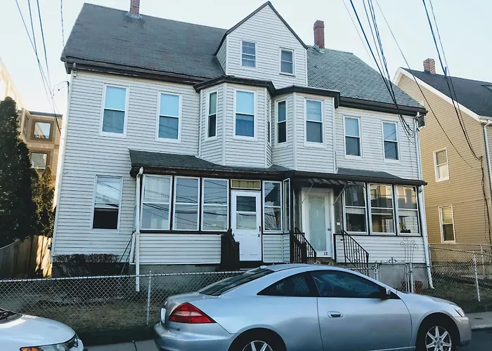 Luxury Executive Suite Harvard Allston 3 Bedrooms 2 Baths