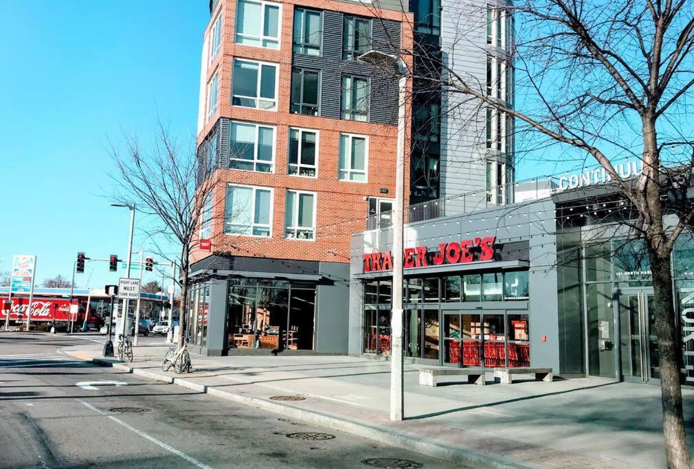 Luxury Executive Harvard Allston 3 Bedrooms 2 Baths * Boston